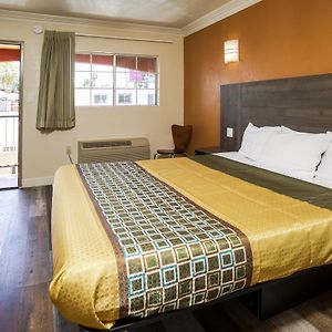 Camera con letto king size
